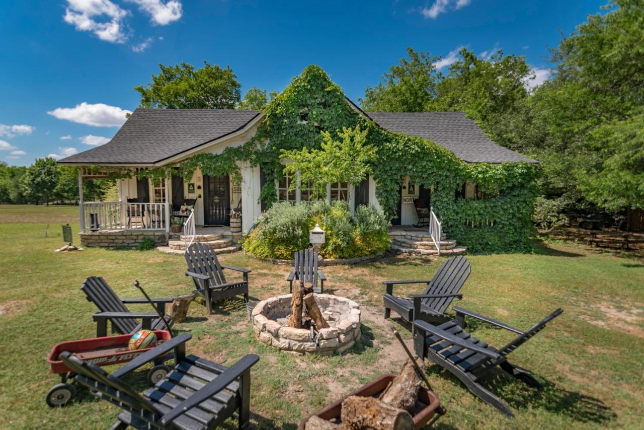 Country Woods Inn Glen Rose Exterior photo